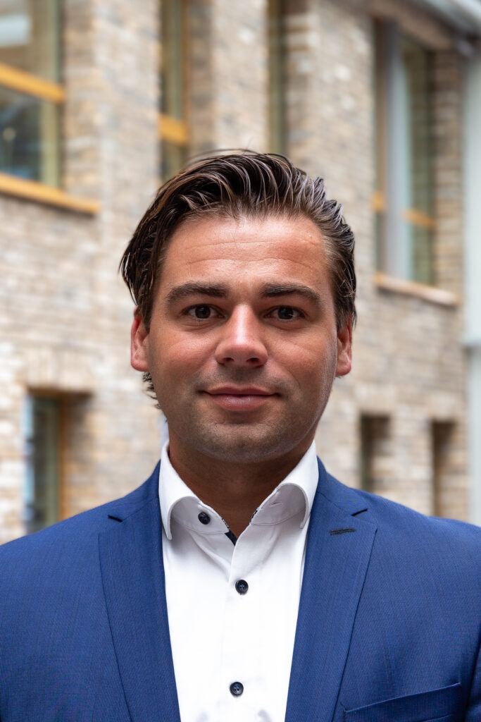 Sebastian van der Graaf, Investor Relations